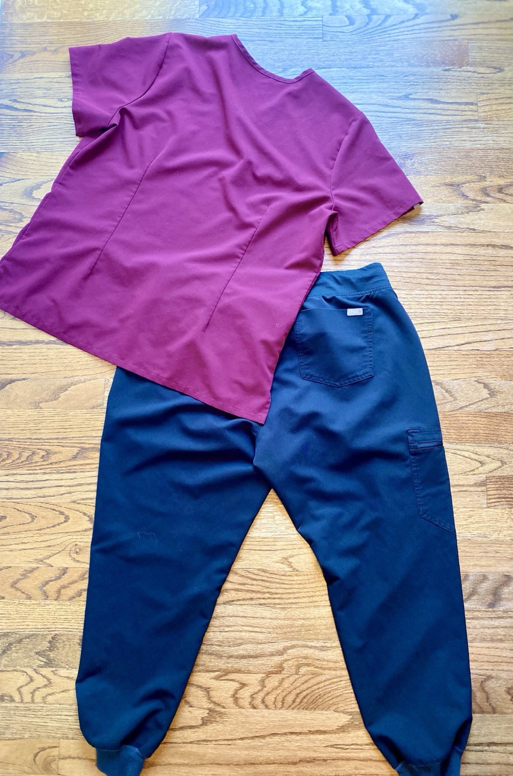 Figs Scrub Set Women XL Top XL Petite Zamora Jogger Pants Burgundy/Black