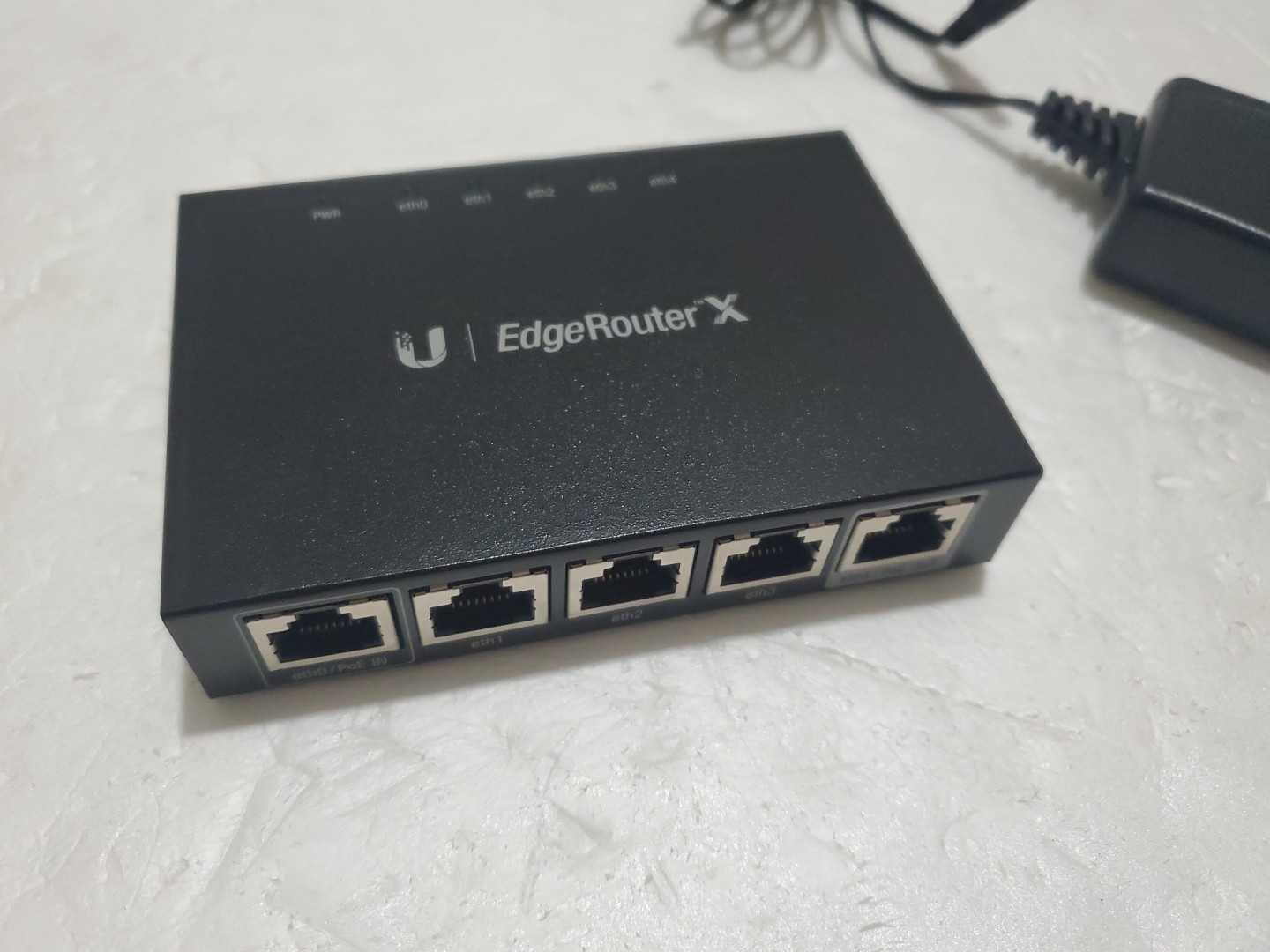 Ubiquiti Networks ER-X EdgeRouter X 5-Port Gigabit Wired Router
