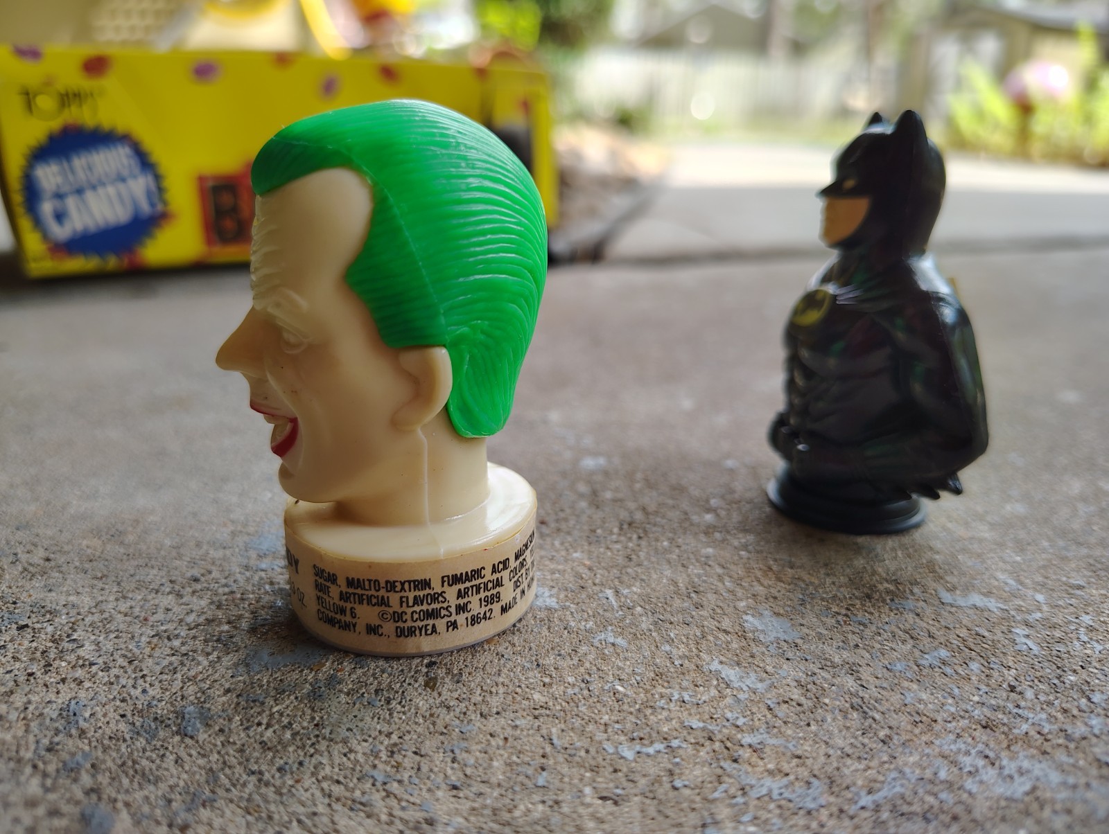 Vintage 1989 candy. Topps Batman Joker Plastic Figures open box w/ 24 packs