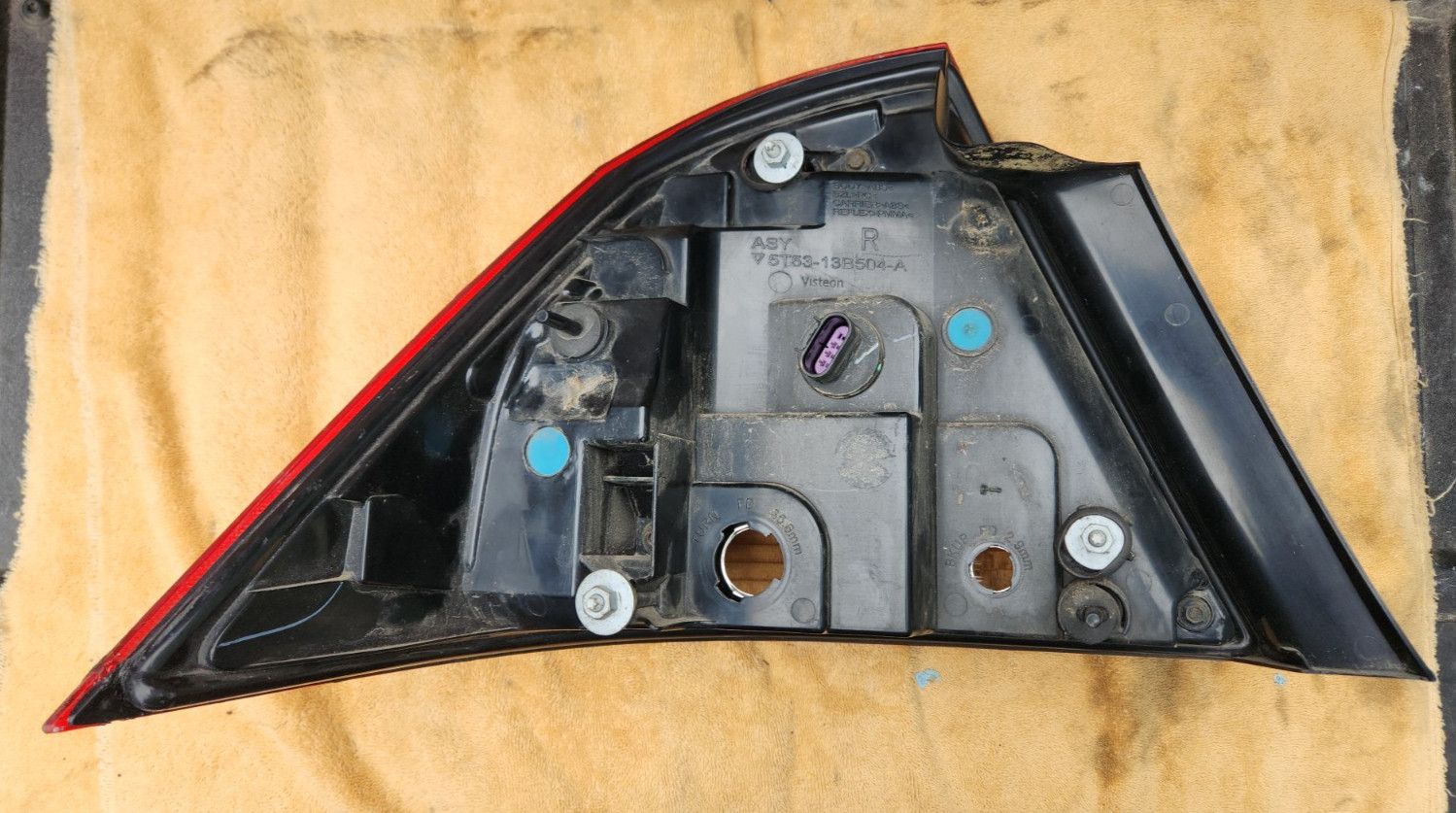 2005 2006 2007 MERCURY MONTEGO RH Right Passenger TAIL LIGHT LAMP TAILLIGHT OEM