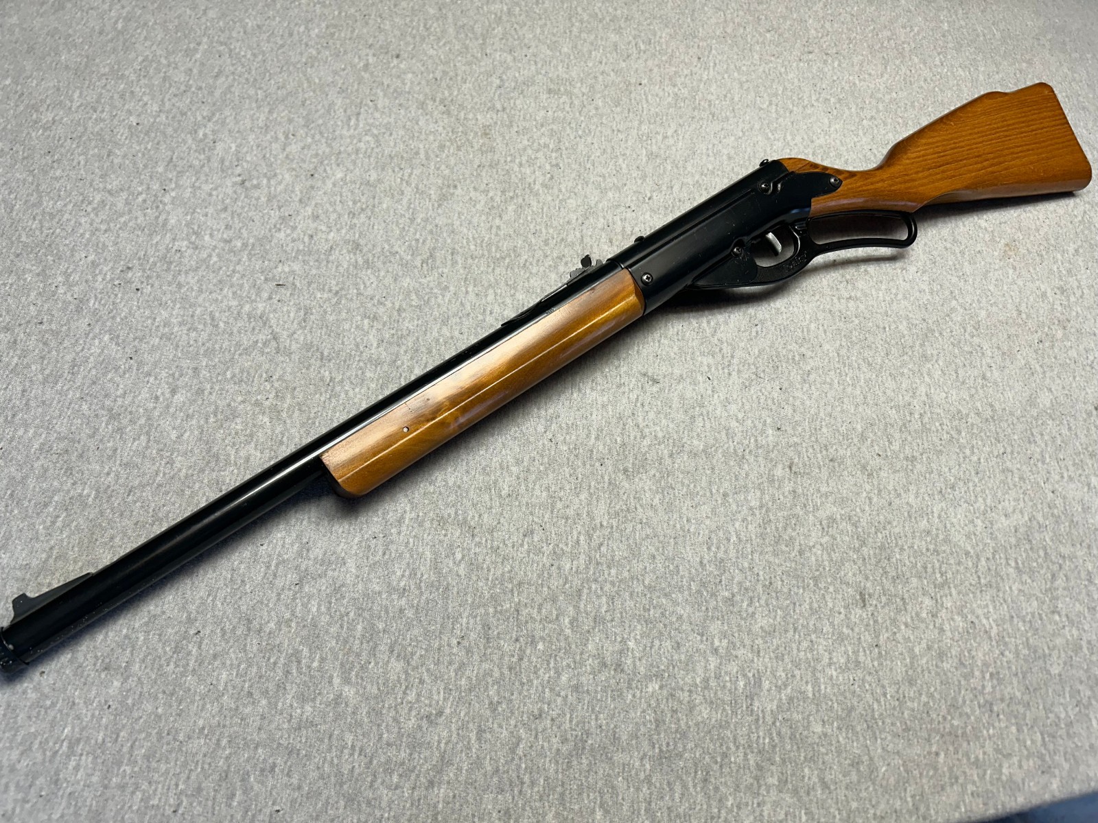 Vintage Working Daisy Model 96 .177 Cal BB Gun Air Rifle, Near Mint Condition