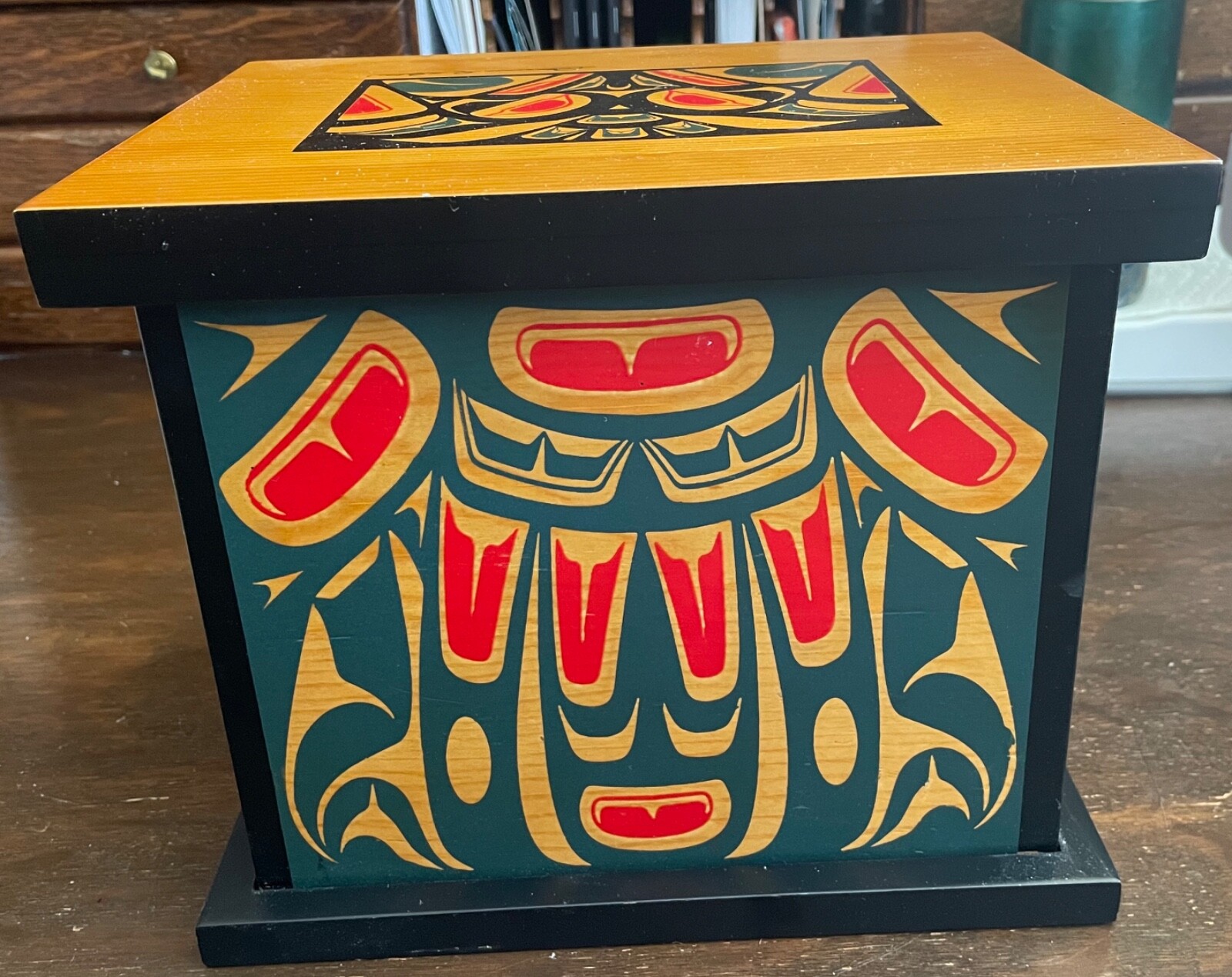 VINTAGE SIGNED CLARENCE A. WELLS NW COAST CANADA INDIAN WOOD BOX