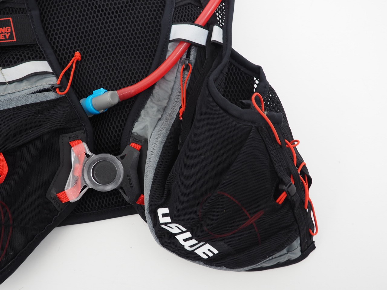 USWE Rush 8L Bike Hydration Vest Black / Red Size Medium w/ Bladder