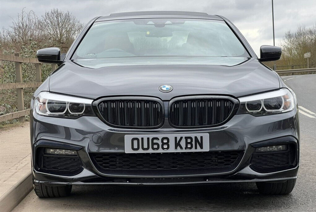 BMW G30 G31 5 SERIES GLOSS BLACK FRONT LIP DIFFUSER SPOILER M PERFORMANCE KIT