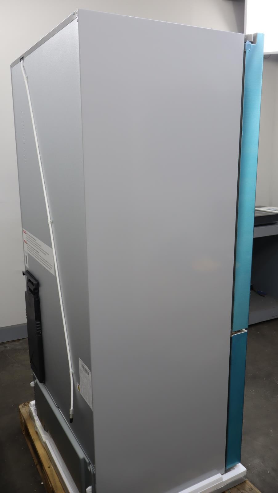 Thermador 36" 20.8 cu. ft Smart SS Masterpiece Series Refrigerator T36FT810NS