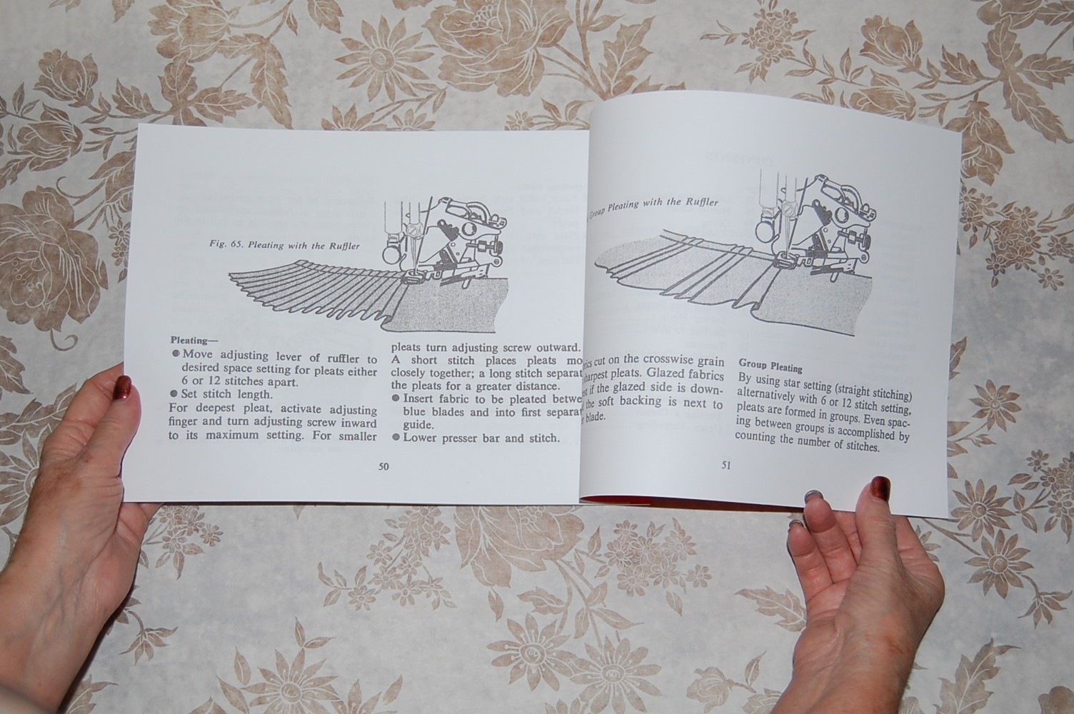 Rare Deluxe-Edition Instruction Manual, Singer Featherweight 221k Sewing Machine