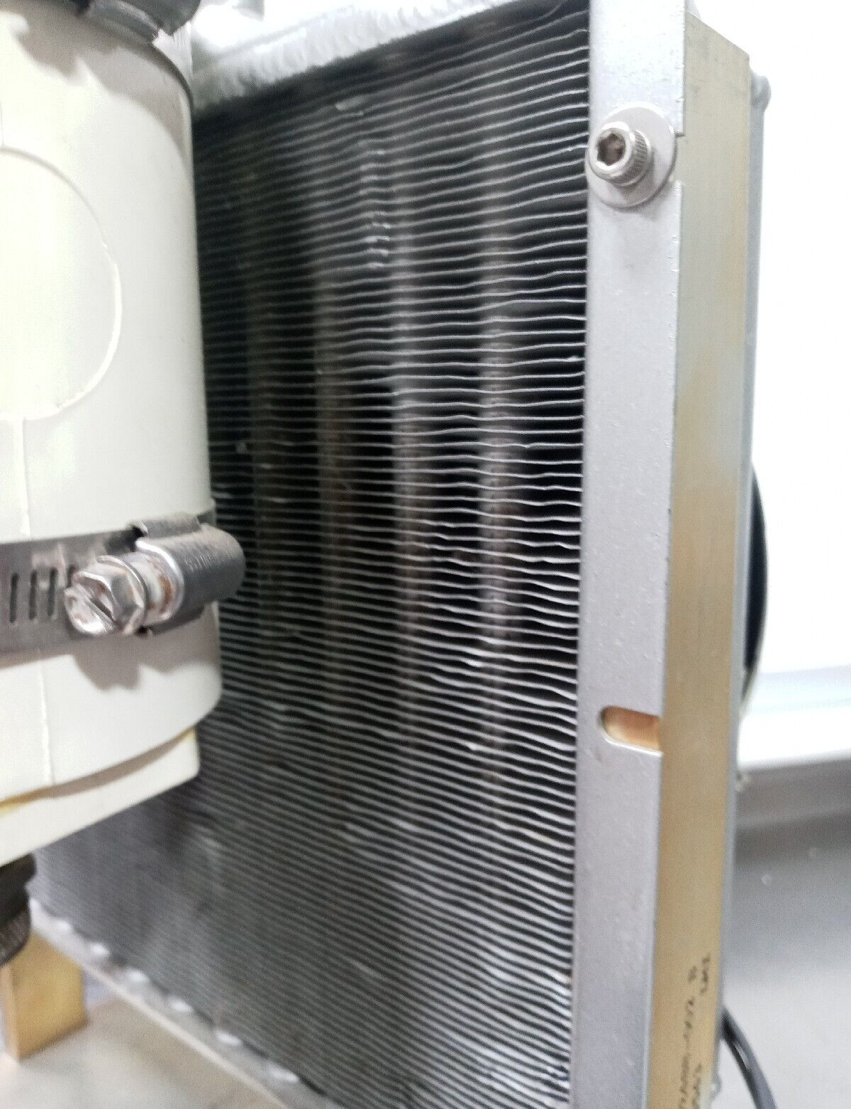 Lytron Liquid-To-Air Heat Exchanger 5210G1 985-260/Works