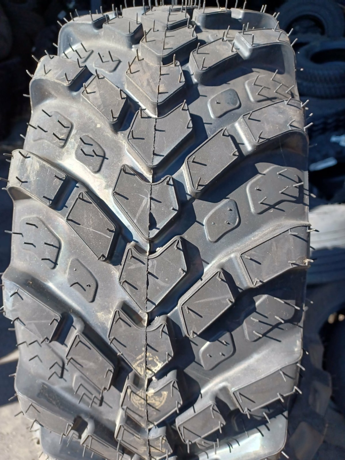 25x8.50-14 TIRE TURF R14T NEW COSMETIC BLEM 6PLY 2585014 25 8.50 14