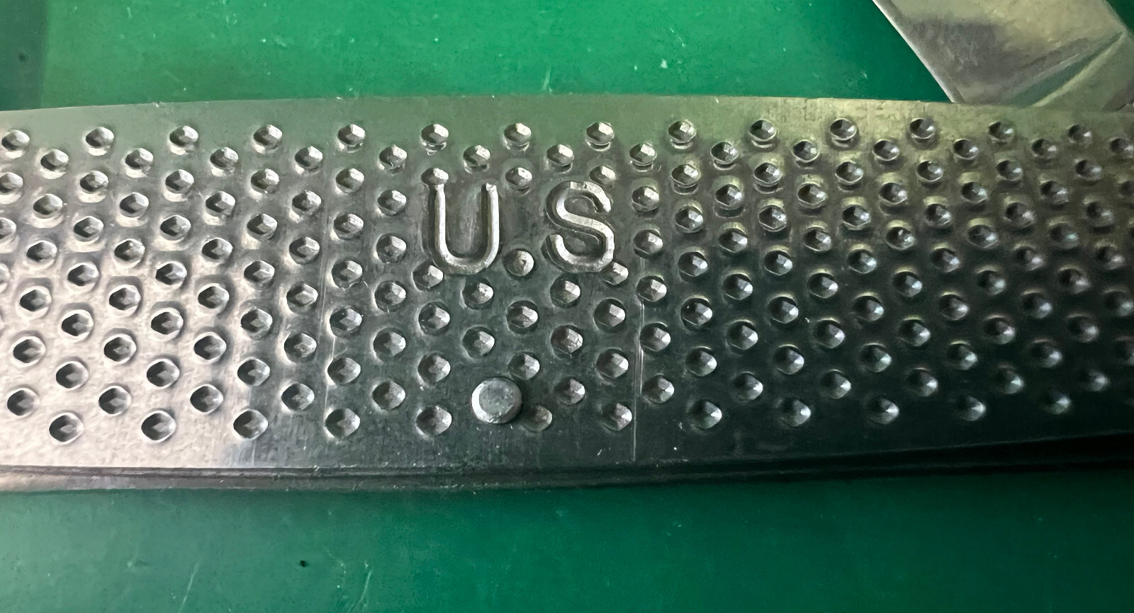 US ARMY STAINLESS STEEL POCKET KNIFE- NEW CONDITION