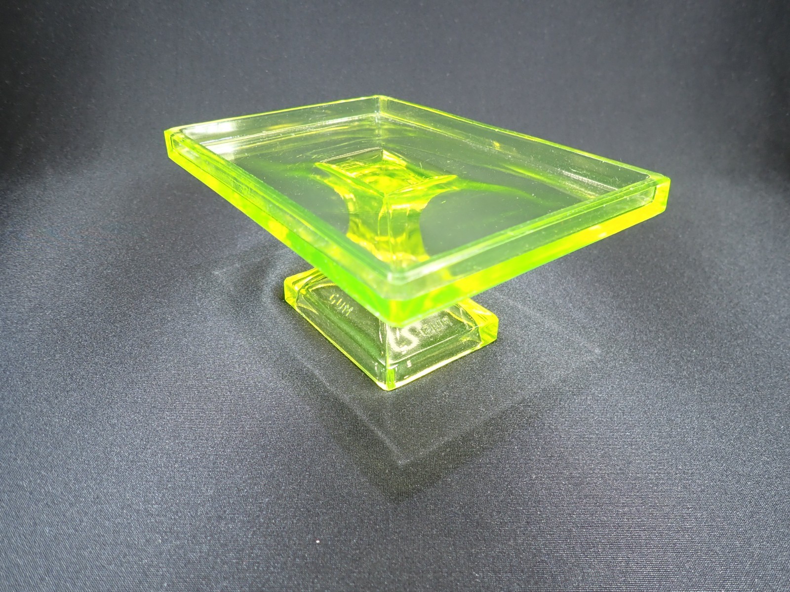 Vintage Clark's Teaberry Gum Vaseline Glass Stand Pedestal Display Excellent