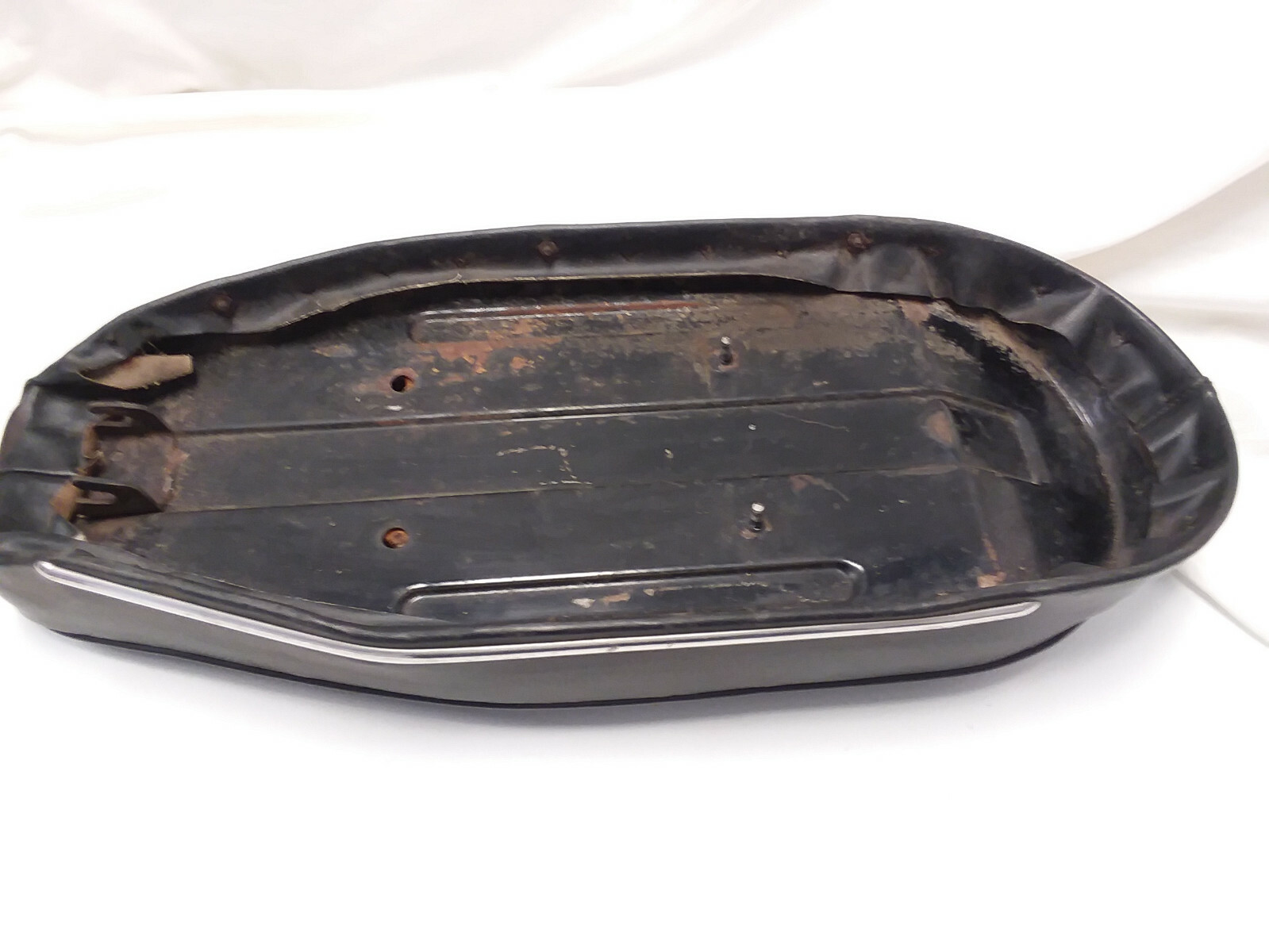 TRIUMPH TR25W 250 SEAT SADDLE 82-9472 ORIGINAL "NOT REPRODUCTION"