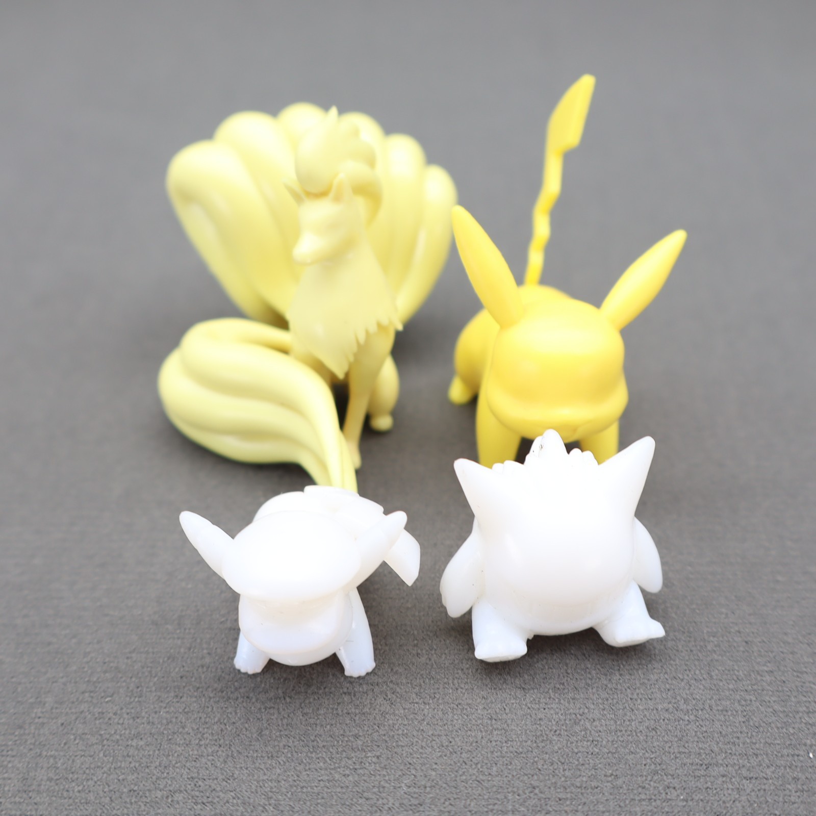 Pokemon Nintendo Ninetales Pikachu 2-3 inch Figure Prototype