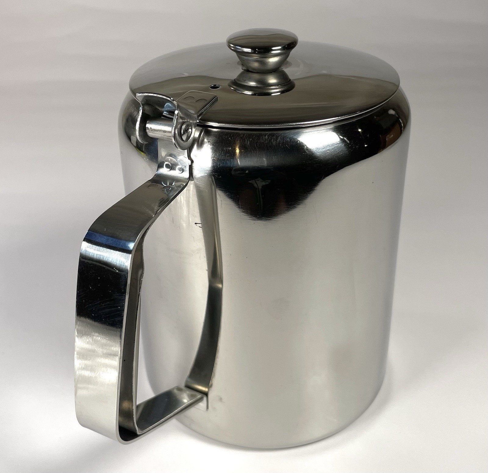 Winco W632 32 Oz Beverage Server Short Spout Hinged Top Stainless Steel QUALITY!