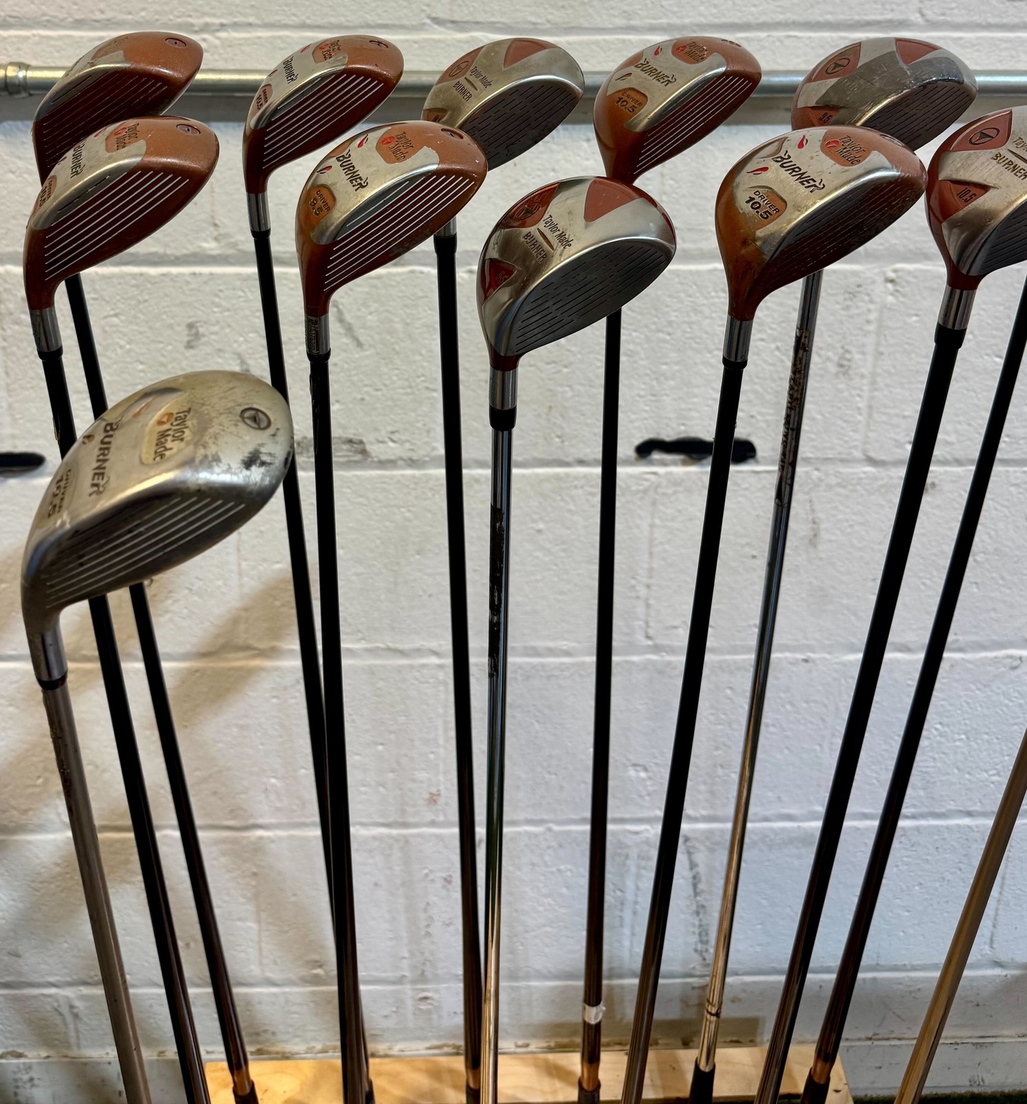Wholesale Lot of 30 Golf Clubs - TaylorMade Drivers
