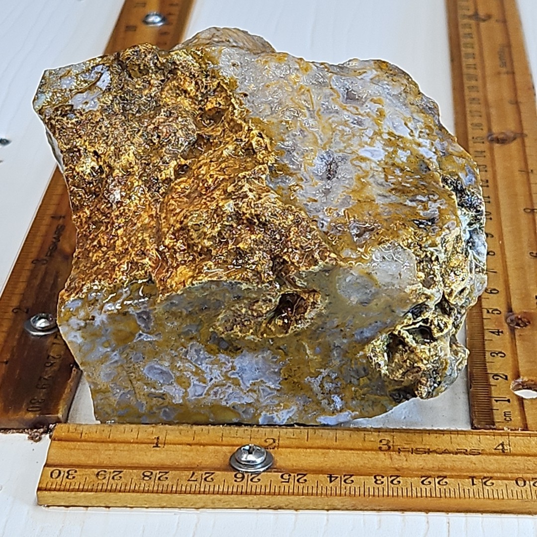 Royal blue agate rough. Spectacular blue colors, sharp banding 2LBS 4.7oz.