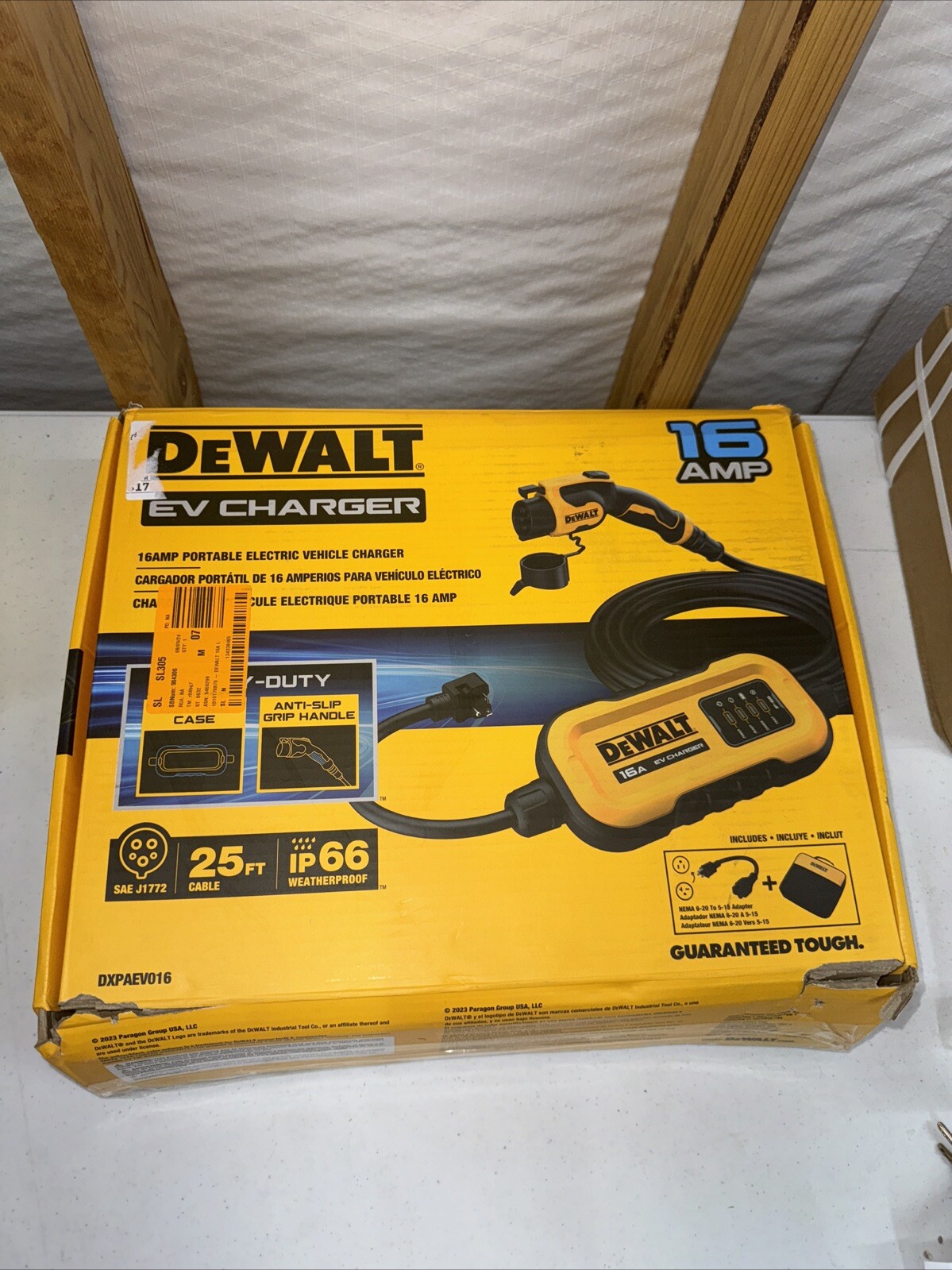 DEWALT Portable Electric Vehicle Level 2 EV Charger up to 16 Amps 120-240V