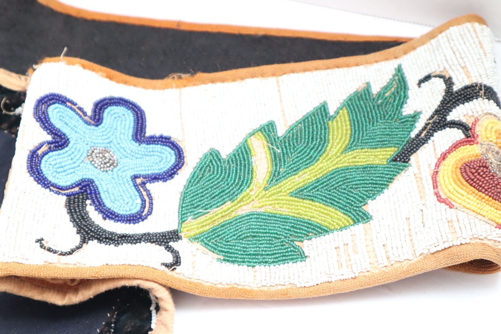 Antique GREAT LAKES Bandolier Beaded Bag Chippewa Ojibwe Flowers Native American