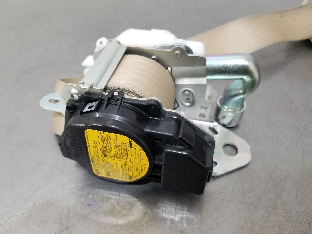 12 2012 LEXUS LS460 FRONT BUCKET SEAT BELT RETRACTOR BEIGE LEFT DRIVER