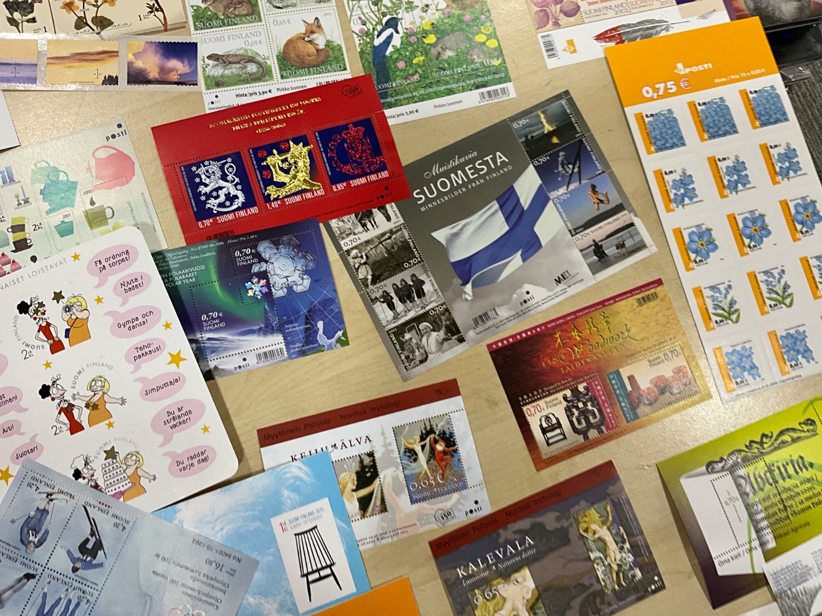 Finland MNH Stamps modern sheets booklets 100 different items @3*