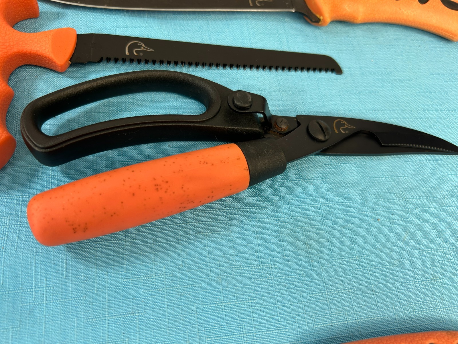 Ducks Unlimited 11 piece Field Dressing Game Kit Knife Steel Soft Sided Case