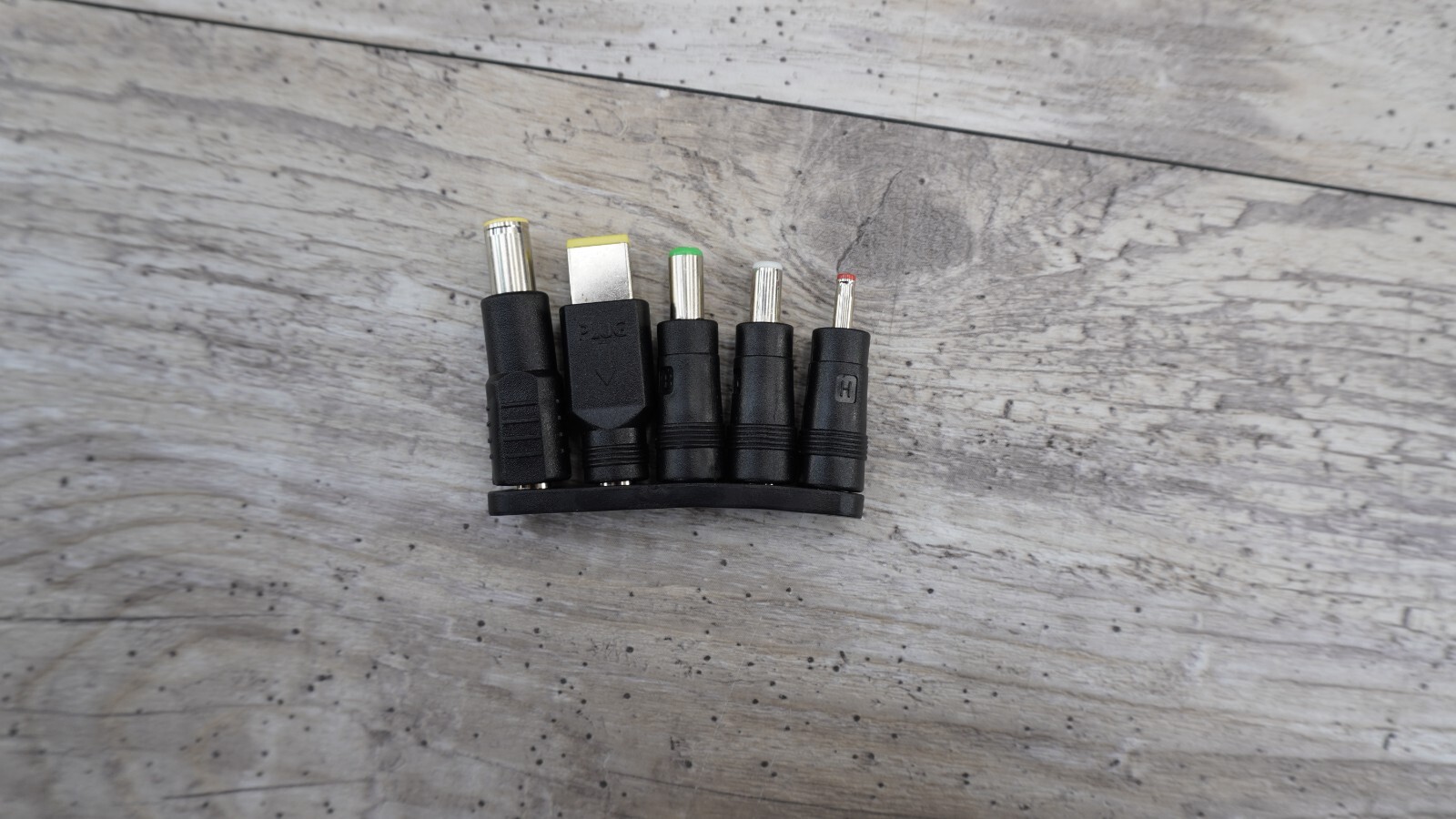 Portable Solar Panel, Foldable Solar Panels Folding Solar Charger with 60W