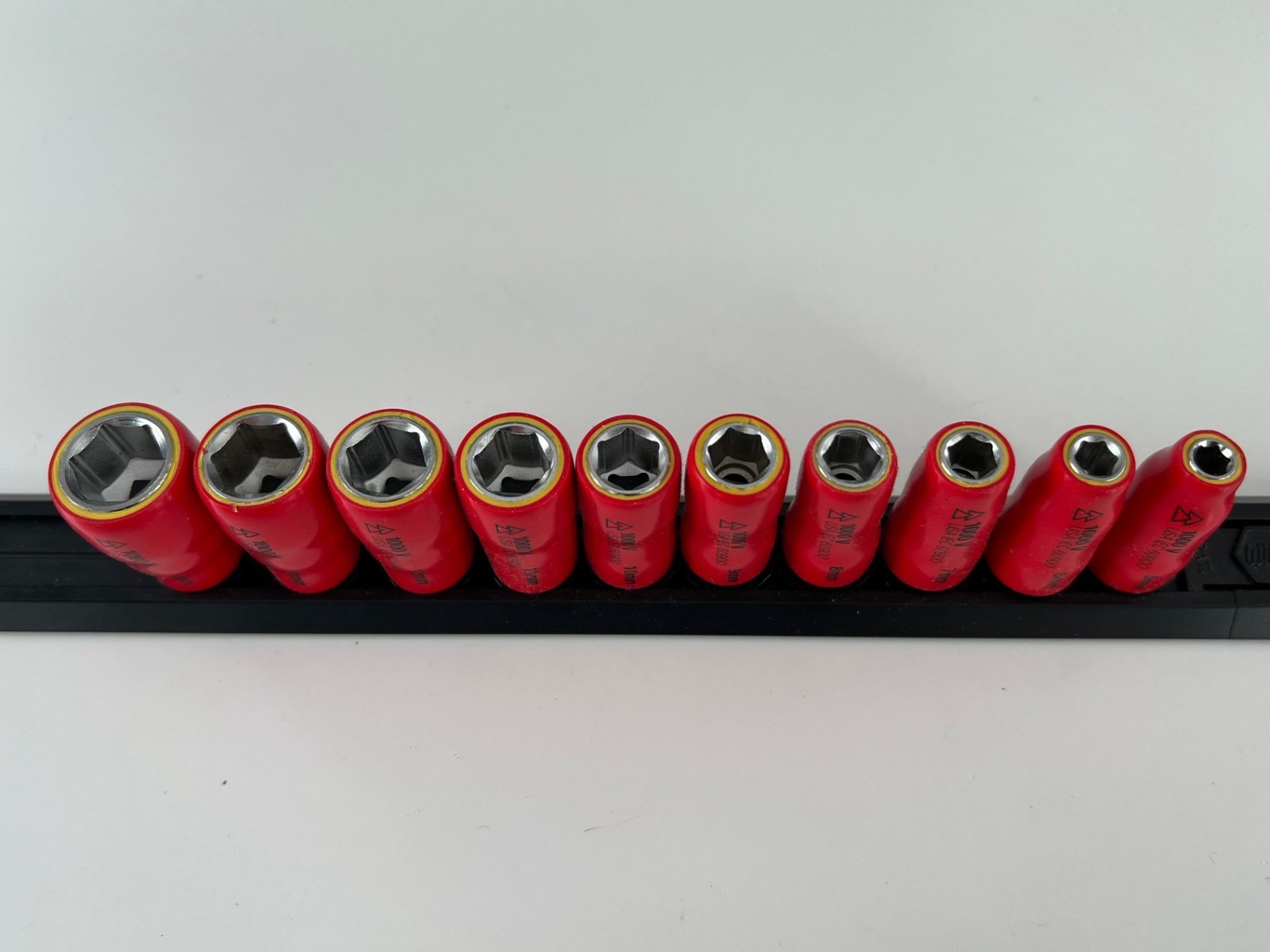 Wiha 10 Piece Insulated Socket Set 1/4" Drive - Metric