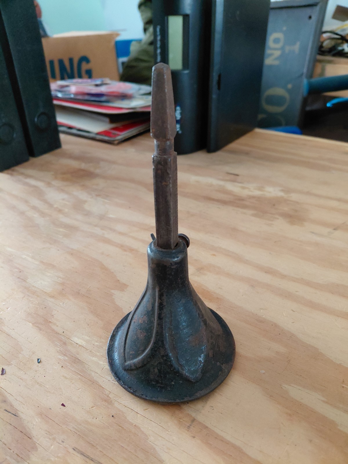 Antique Vintage Cast Iron Woodworking Spoke Pointer Spindle Taper