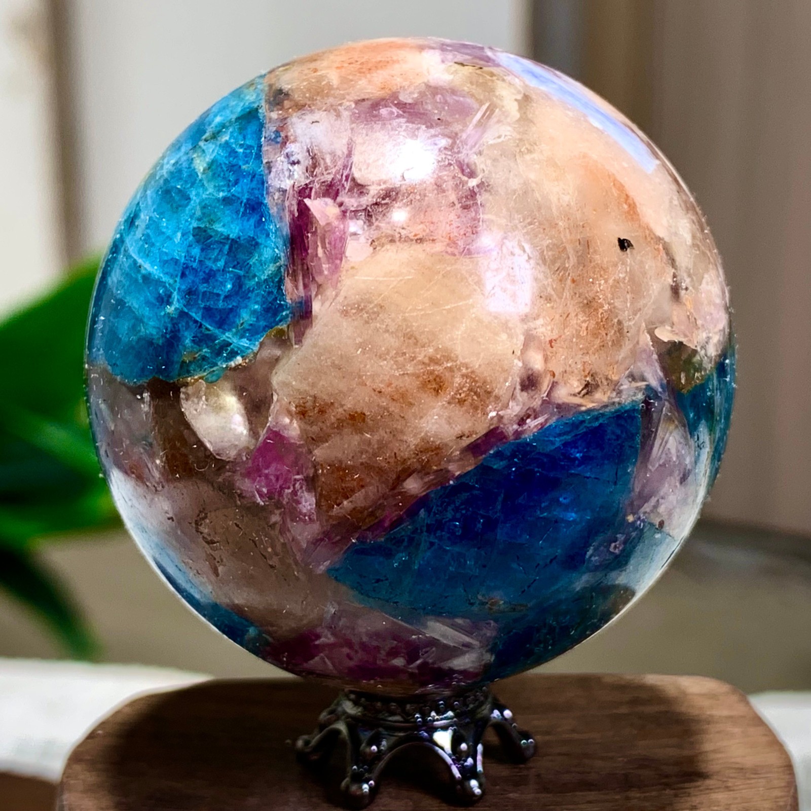 152G Natural Blue Aptite +Sun Stone purple lepidolite Sphere mineral sample