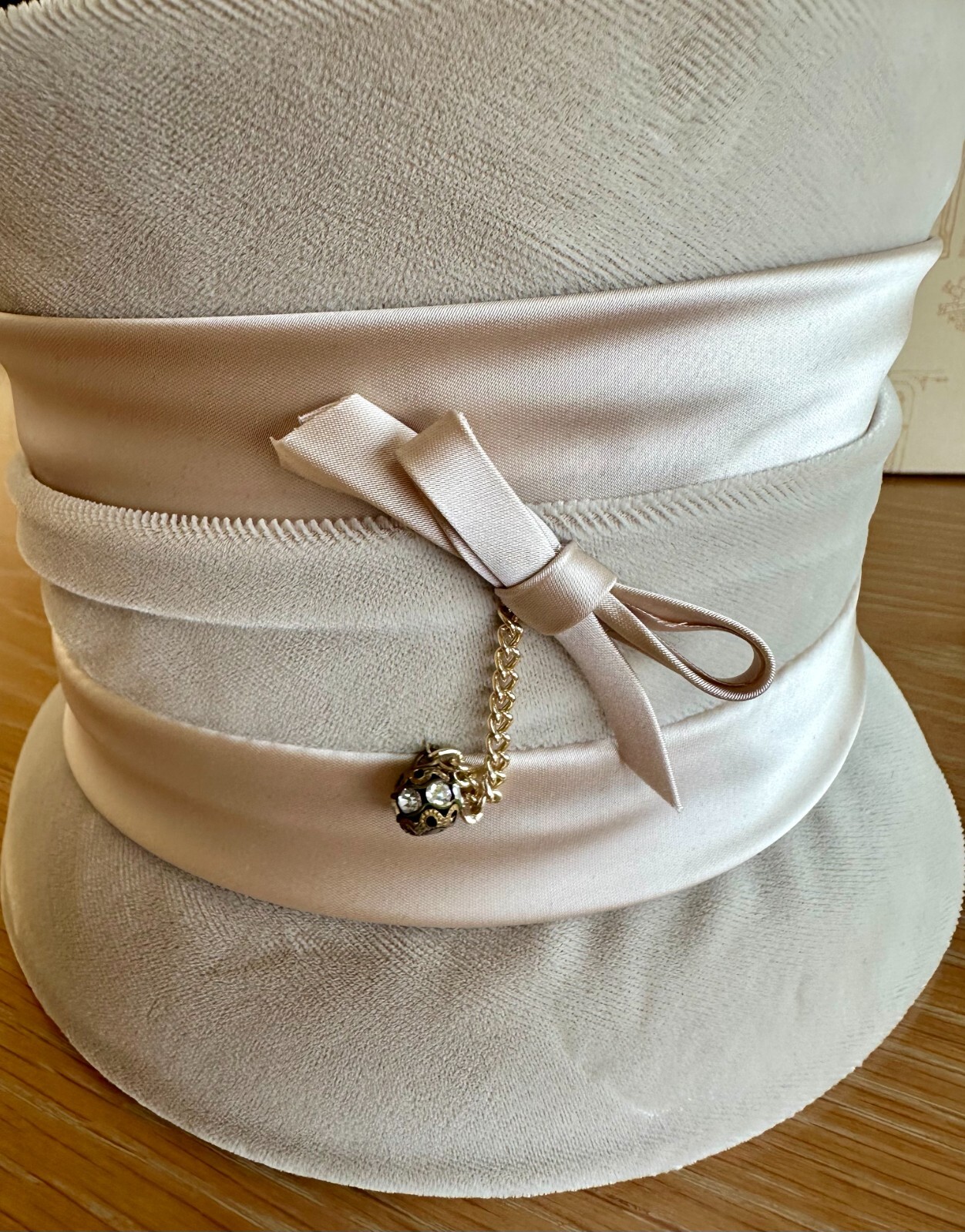 Vtg PILLBOX Hat w/ Original MACY'S Hat Box Beige Velour Tissue Sales Receipt 6"