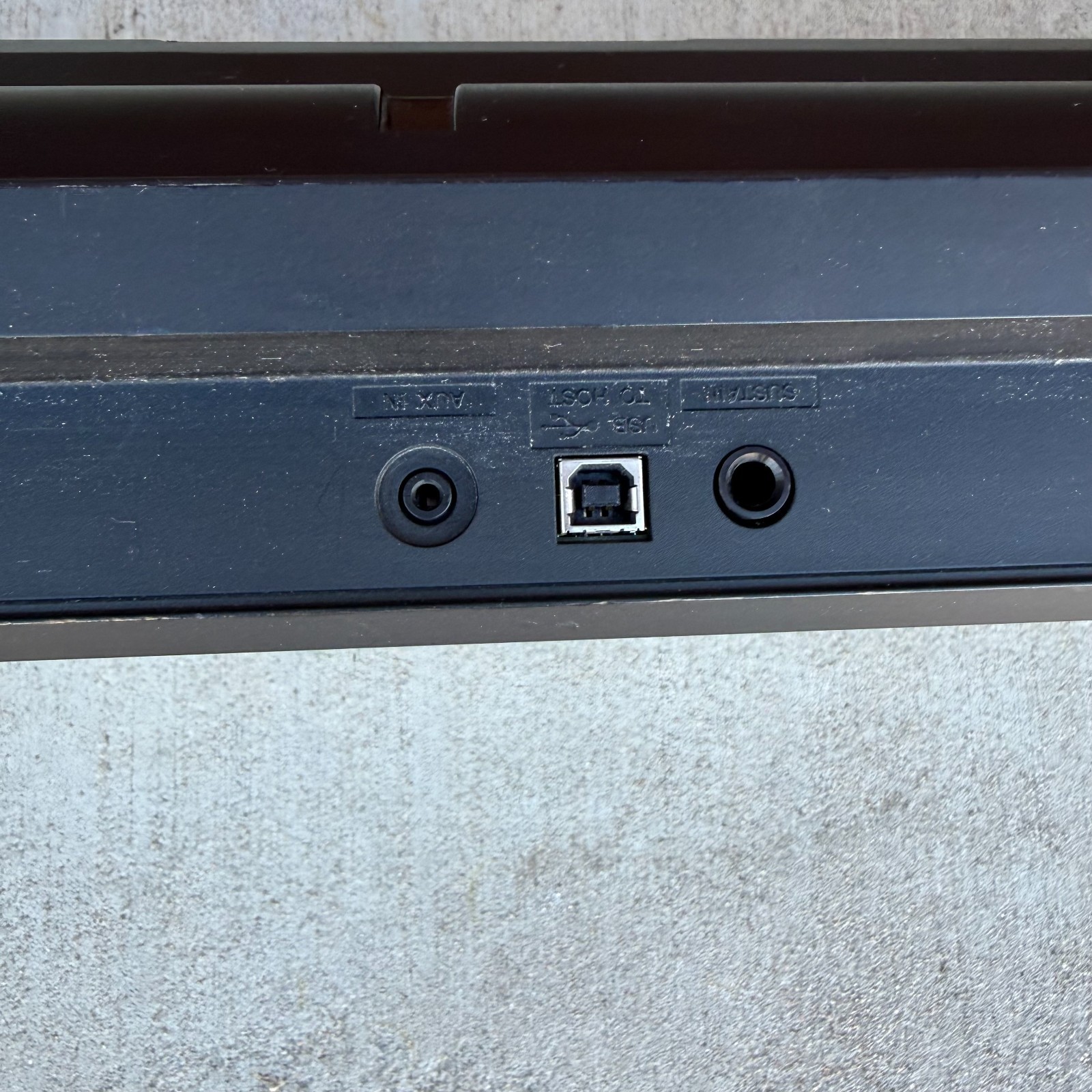 Yamaha PSR-E343 61-Key Portable Digital Keyboard Piano Tested Works no adapter