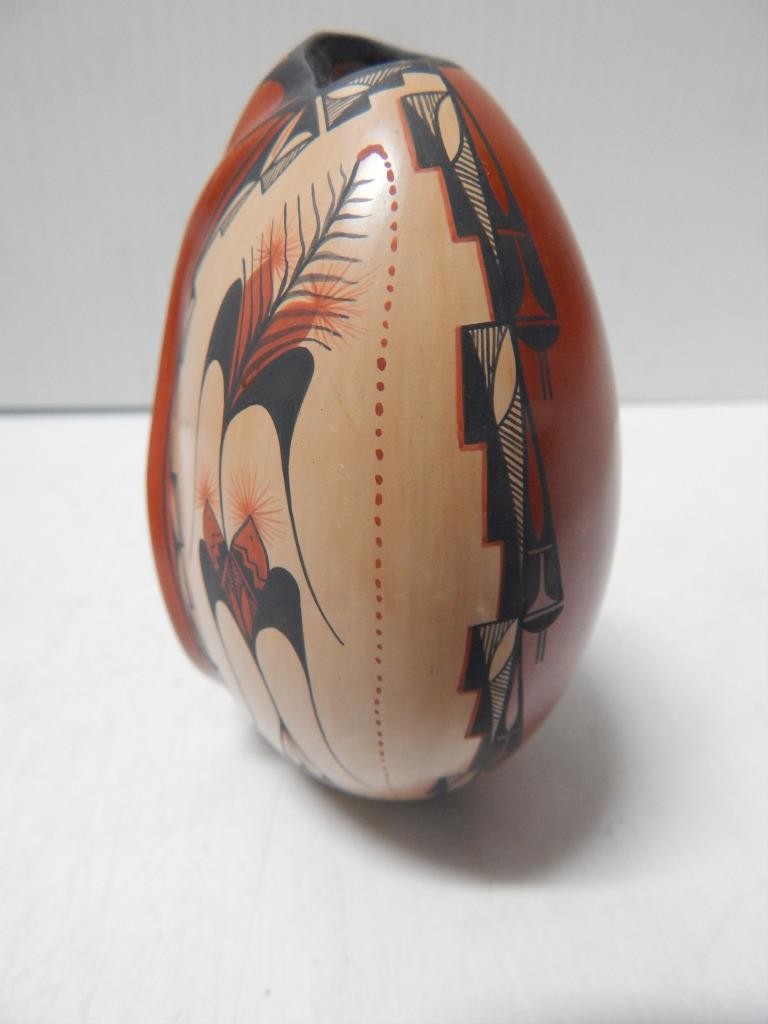 SHOWY VINTAGE JEMEZ PUEBLO INDIAN POT VASE FORM POTTERY - DORY SANDIA