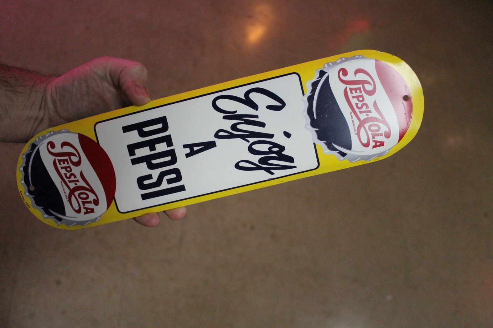 SCARCE 1954 ENJOY A PEPSI COLA STAMPED PAINTED METAL DOOR SIGN SODA BOTTLE CAP