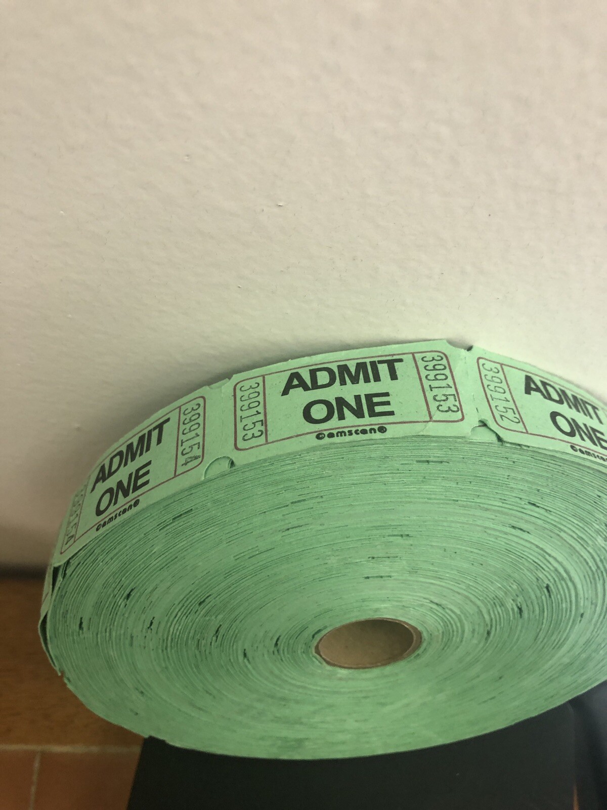 AMSCAN INC ADMIT ONE 2000 COUNT ROLL EVENT PARTY RAFFLE FAIR TICKETS