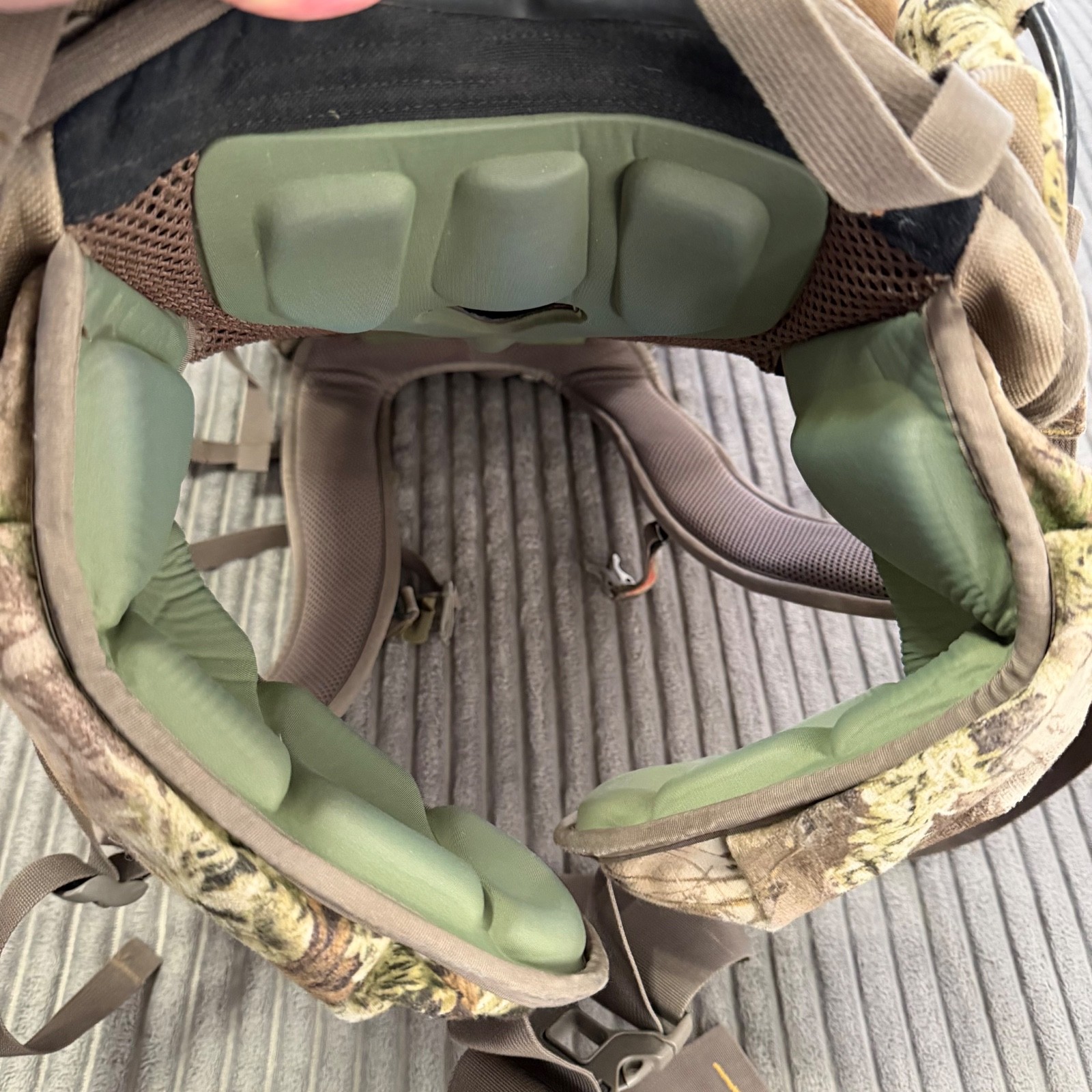 Badlands Reactor Hydration Backpack Camo Air Track Hunting/Hiking Day Pack