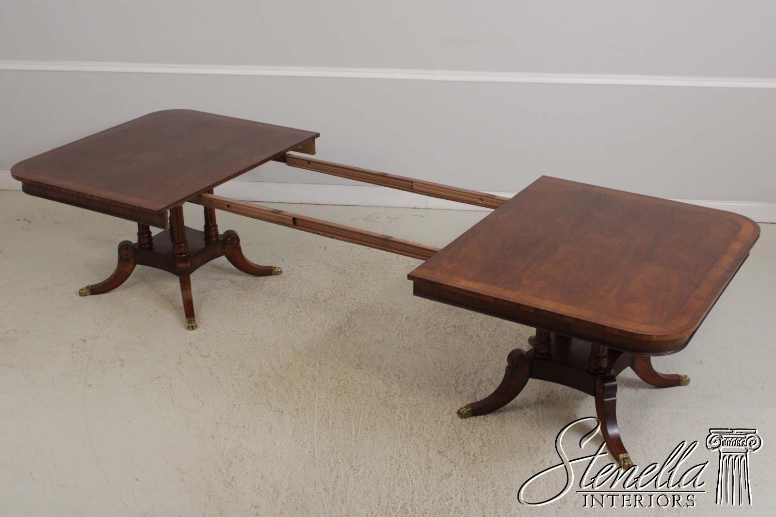 L72025: HENREDON Mahogany Double Pedestal Inlaid Dining Table