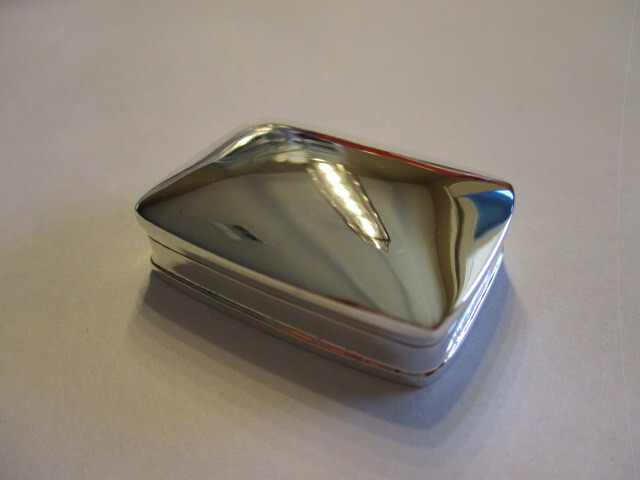 Sterling Silver pill box rectangular shape smooth  style on top solid 925 silver
