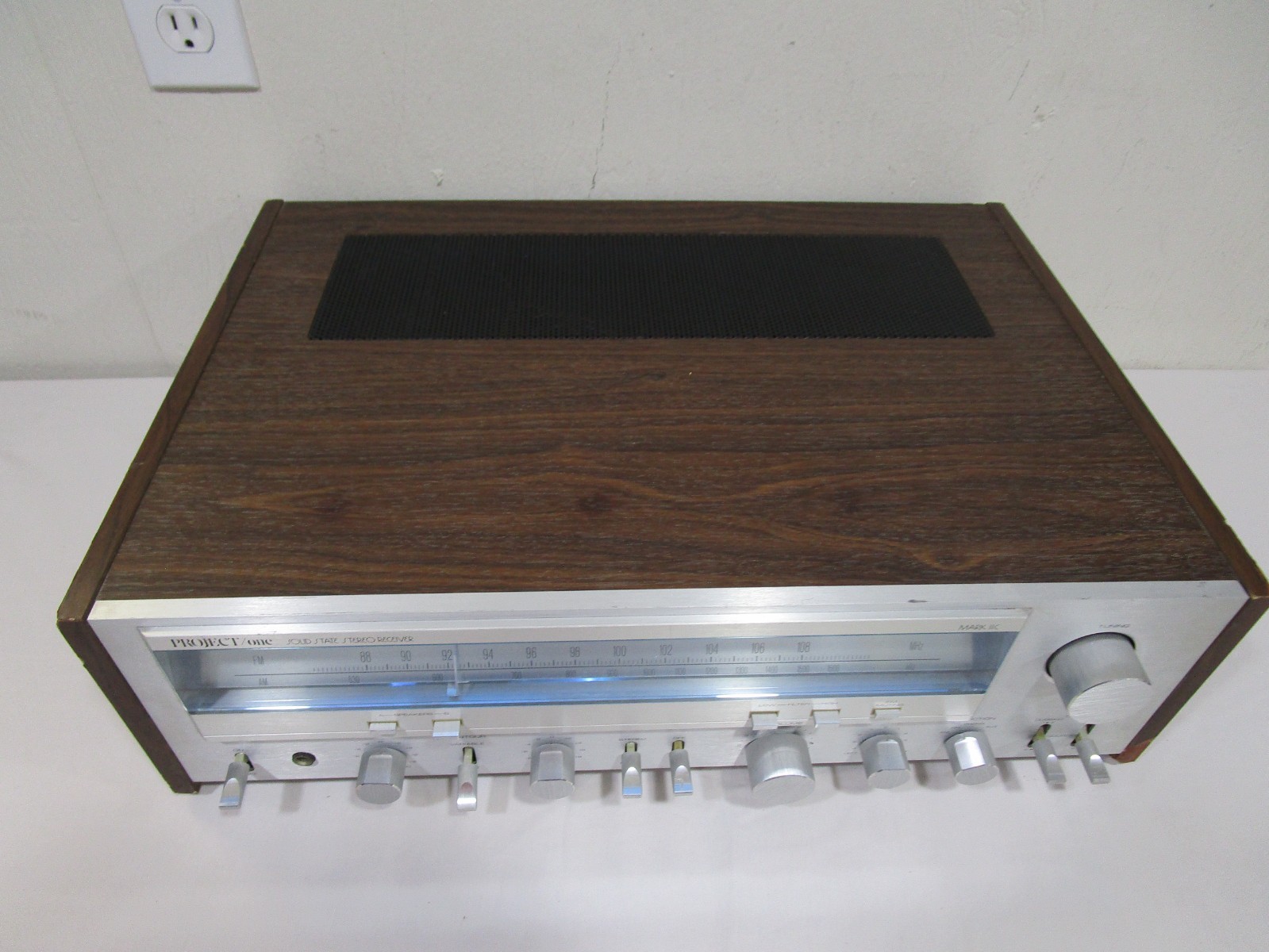 Nice Project / One Mark IIC Stereo Receiver w/ LED Upgraded Lamps -------- Cool!