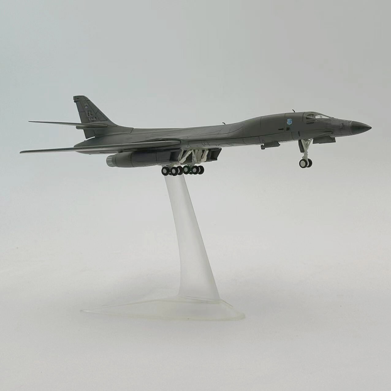 Wltk USAF EL28BW Rockwell B-1B Lancer Bomber 1/200 Diecast Aircraft Jet Model