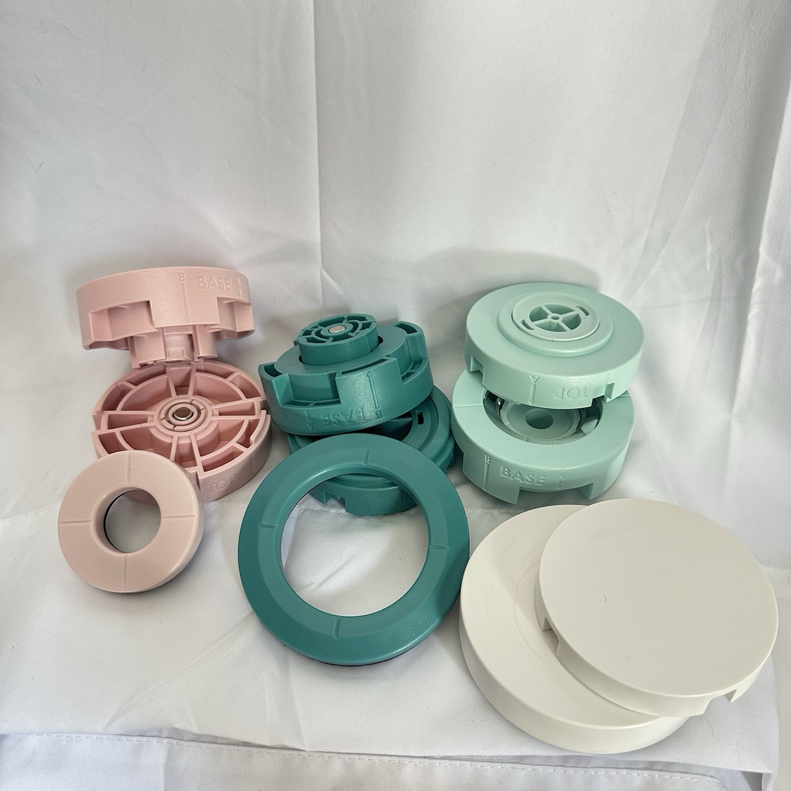 We R Memory Keepers Button Press All-In-One Kit – 3 Size Button Maker