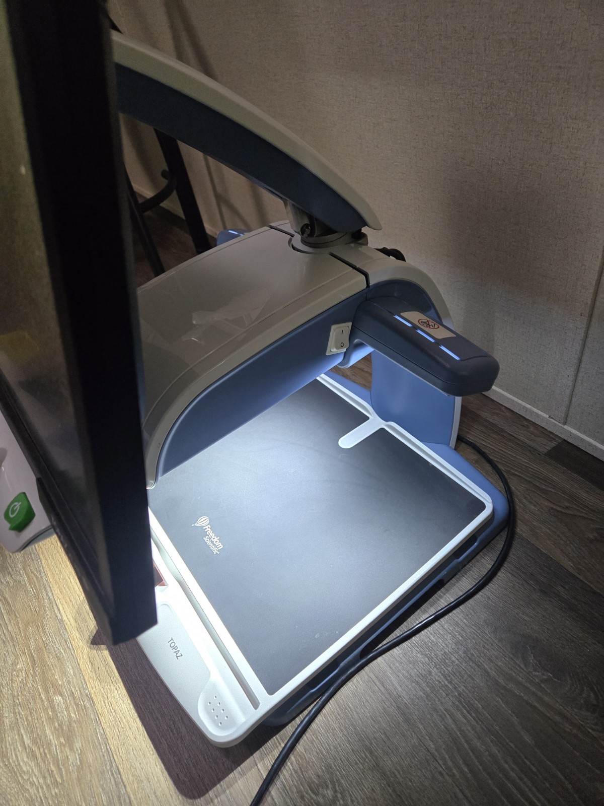 Freedom Scientific Topaz XL HD Video Magnifier 24" *please read description*