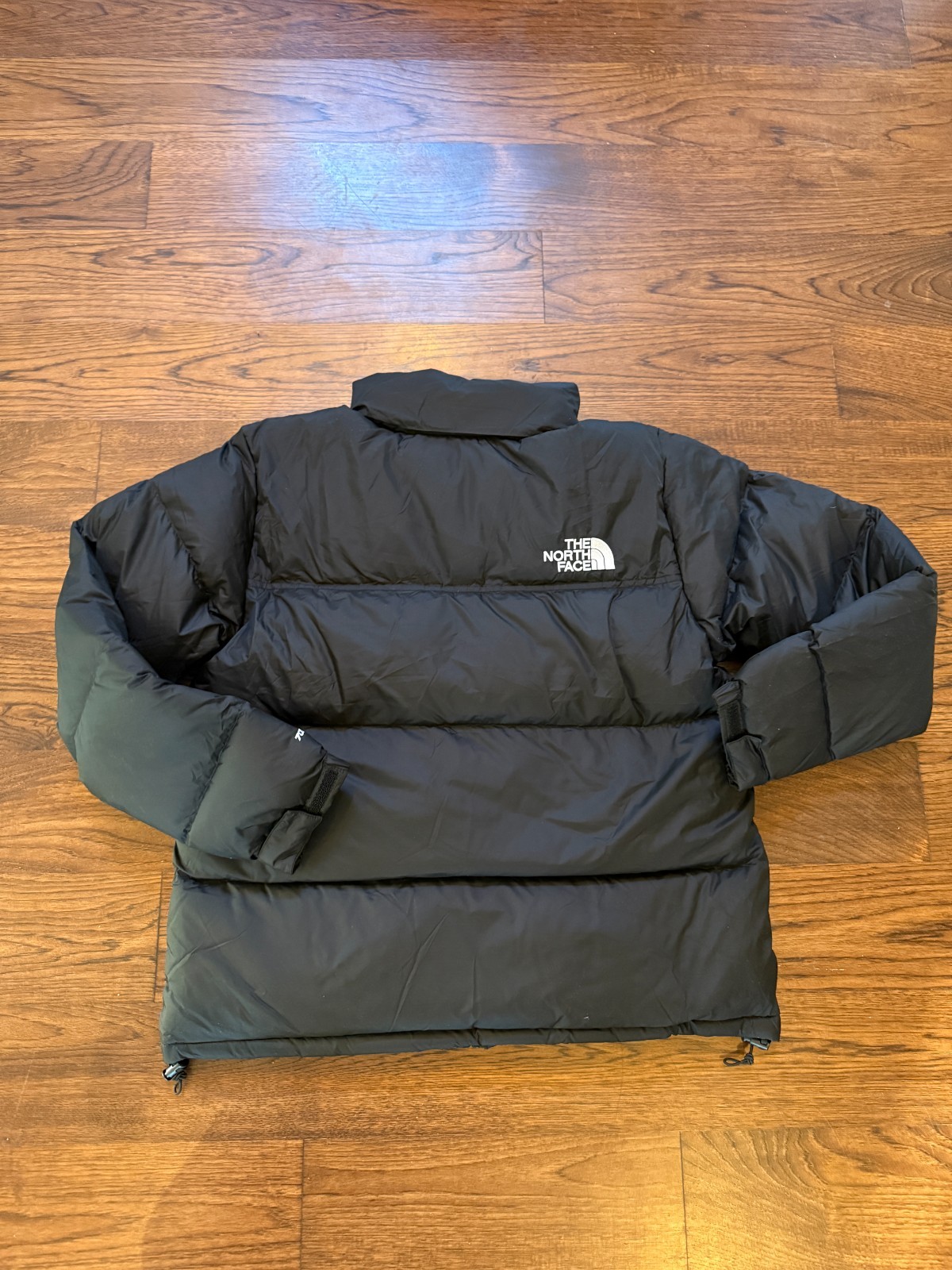 Mens The North Face Mens 1996 Retro Nuptse 700 Down Puffer Jacket Black S,M,L,XL