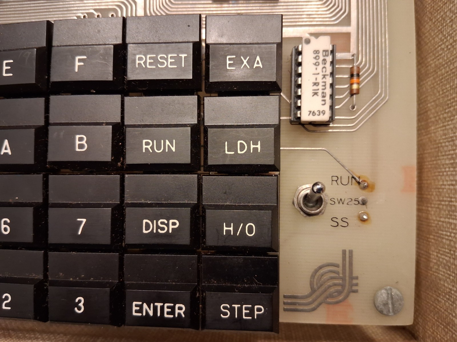 1976 Lawrence Livermore Laboratory MST-80 Intel 8080 Training Computer Powers On