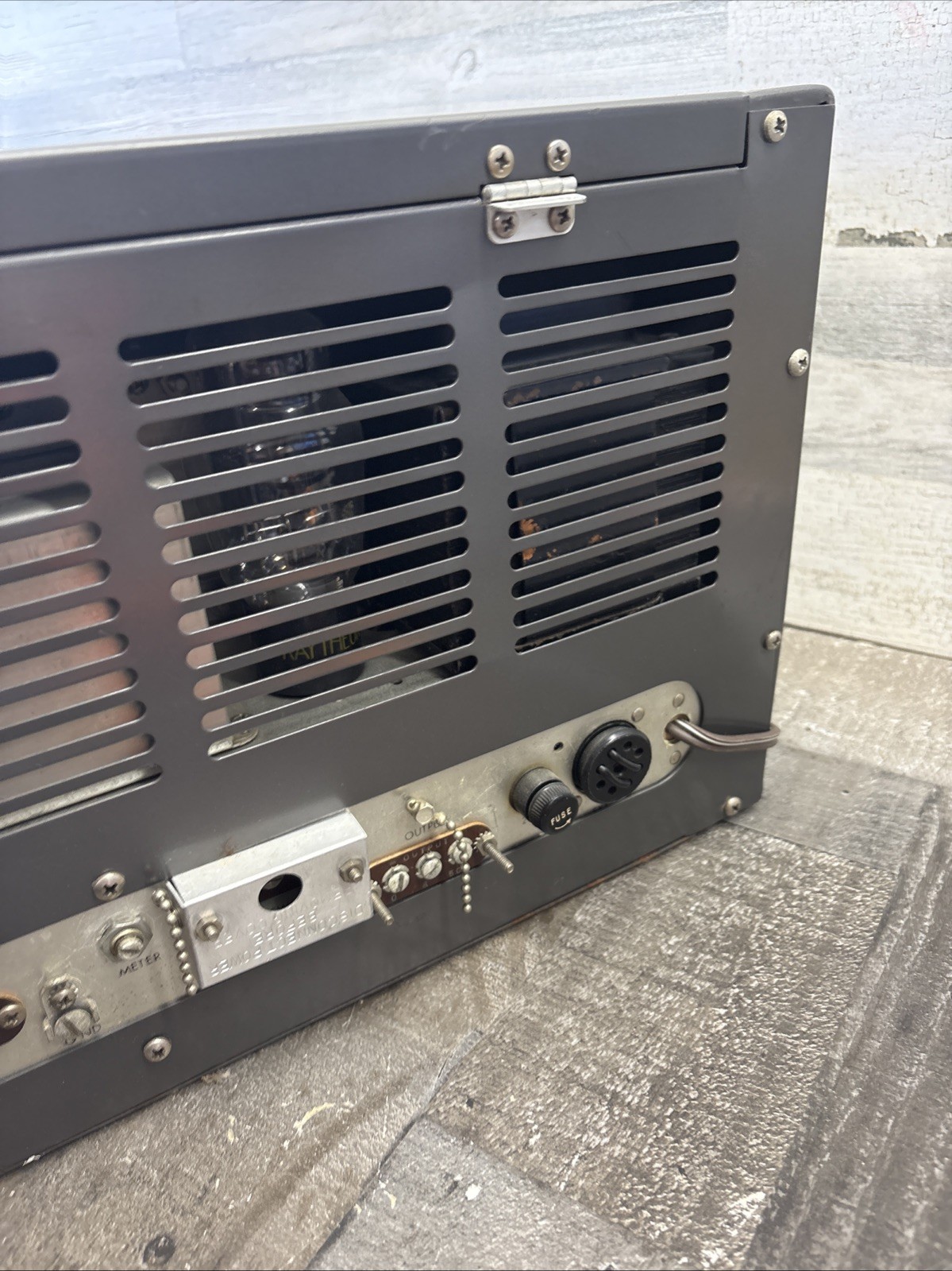 Very Nice National NC-183D Communications Receiver Powers On