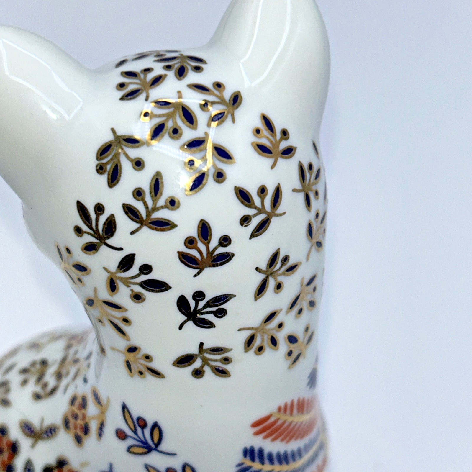 VTG Japanese Imari Neko Floral Hand Painted Porcelain Cat Figurine Decor EUC