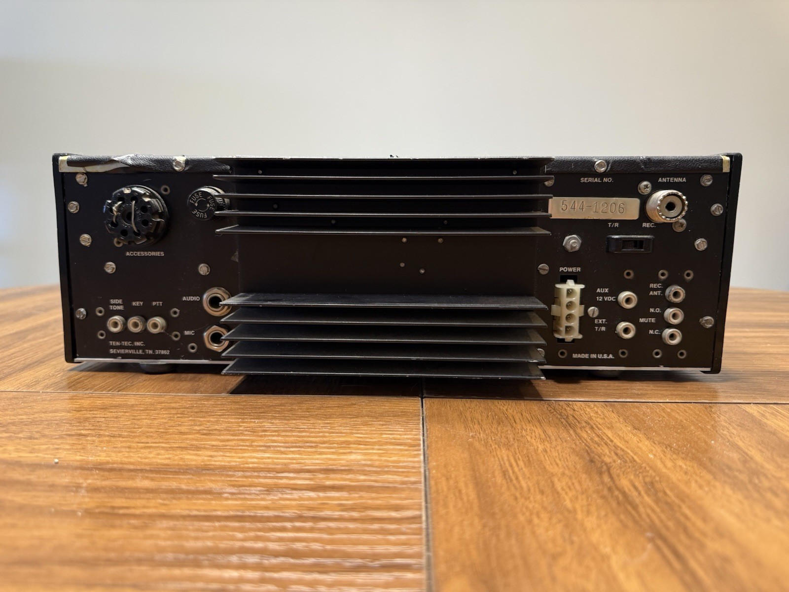 Ten Tec Model 544 Digital Readout Transceiver UNTESTED NO CORDS READ