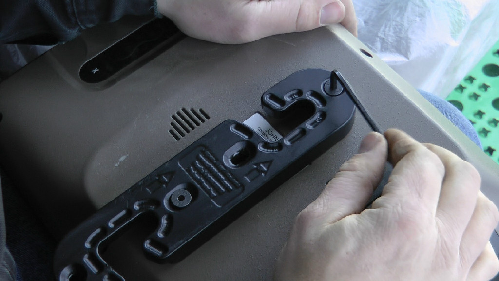 Quickly Change Bracket Kit for John Deere 2600 or 2630 Display GPS Monitor [Q1]