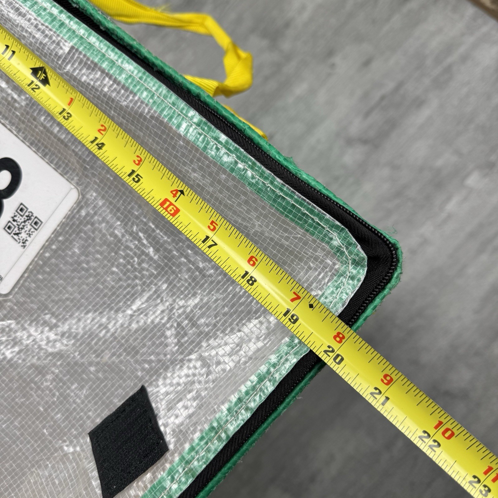 1 AMAZON COURIER DELIVERY STORAGE TOTE BAG 28x23x20 MIX COLORS *B GRADE* BULK