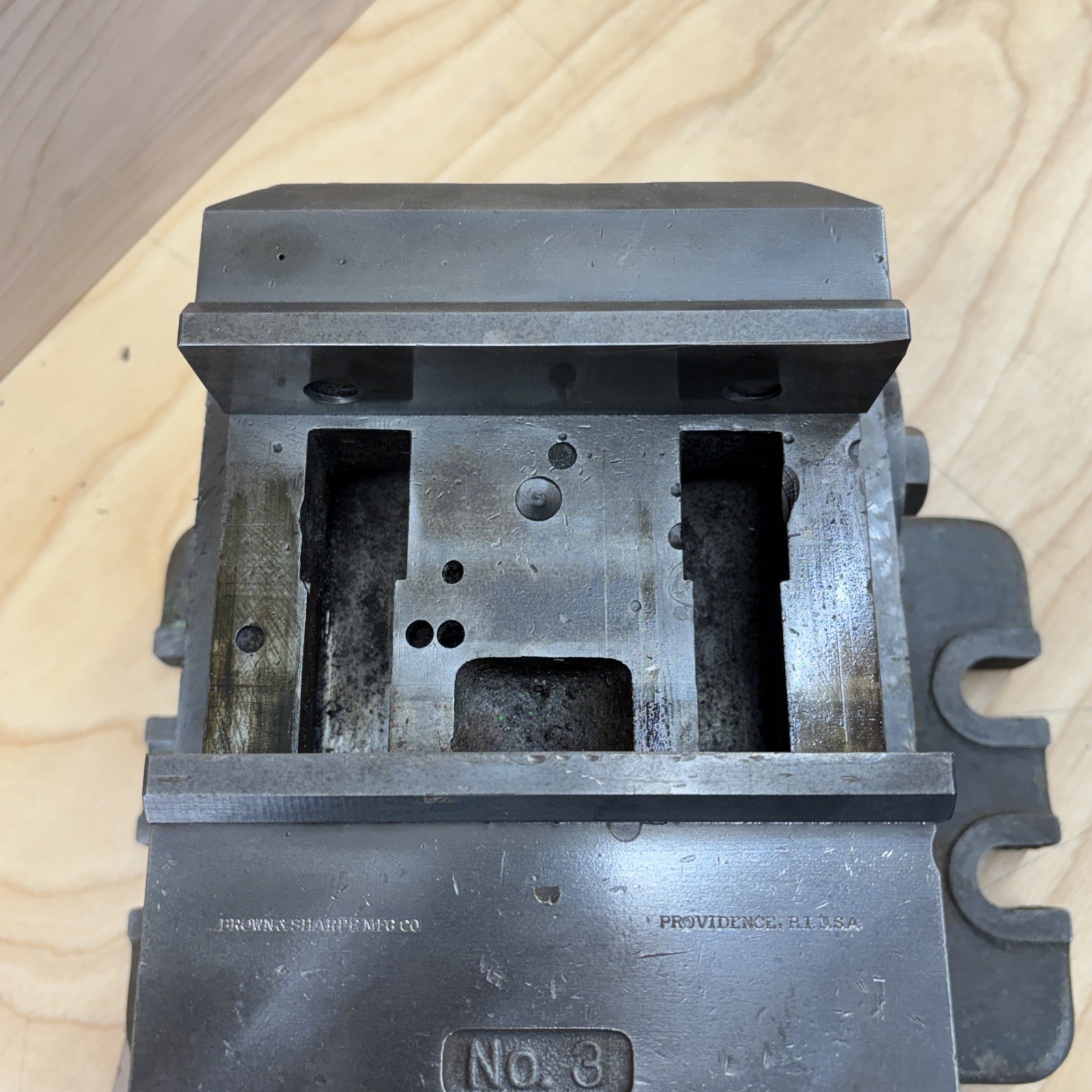 Brown & Sharpe No 3 Universal Tilting Vise 6” Jaw Double Swivel Base