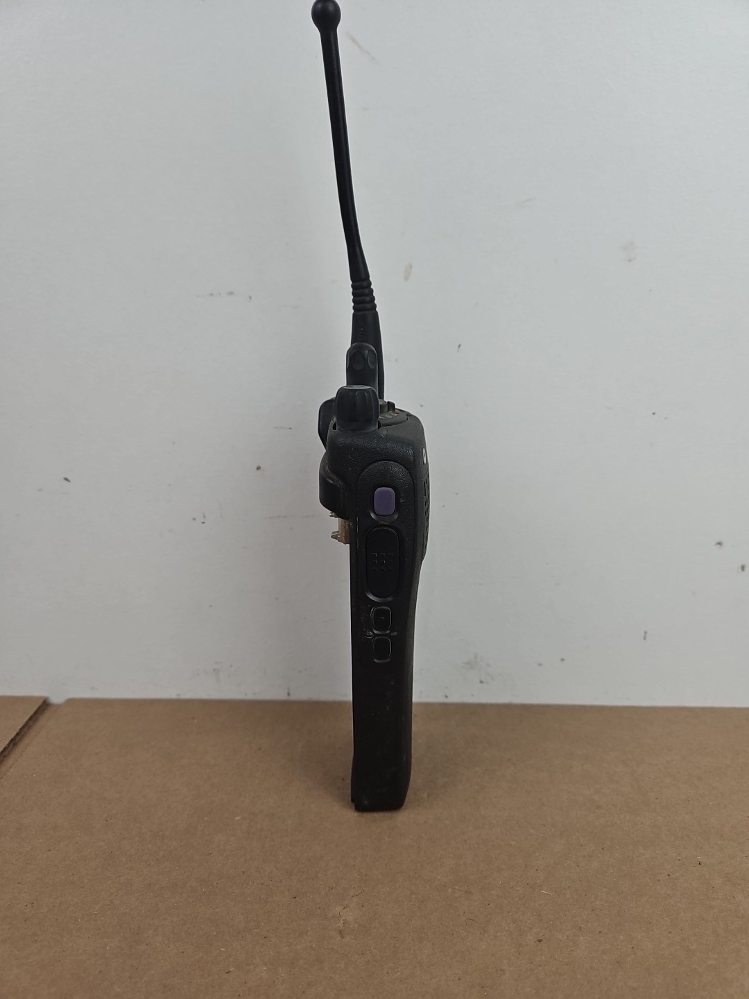MOTOROLA XTS 1500 UHF 403-437 MHz H66QDC9PW5BN NO BATTERY