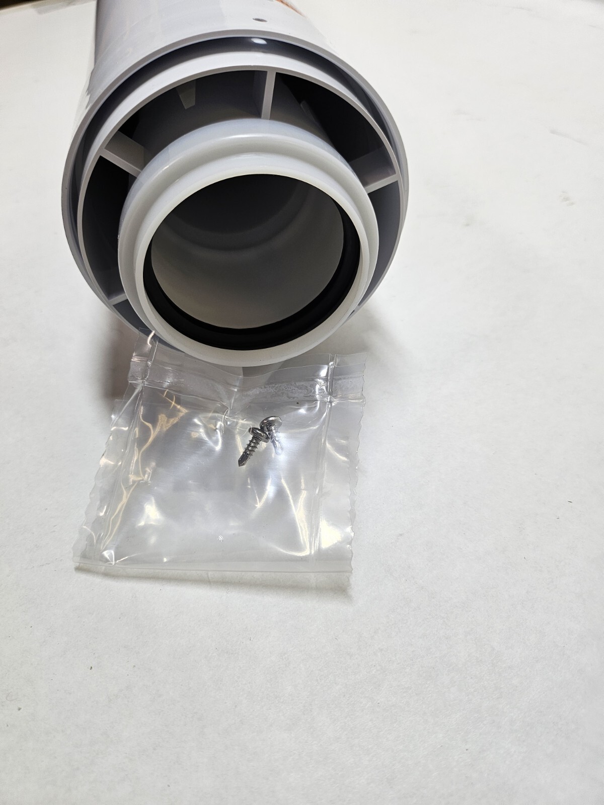 Viessmann 7664 140 Flue Straight Pipe 60/100